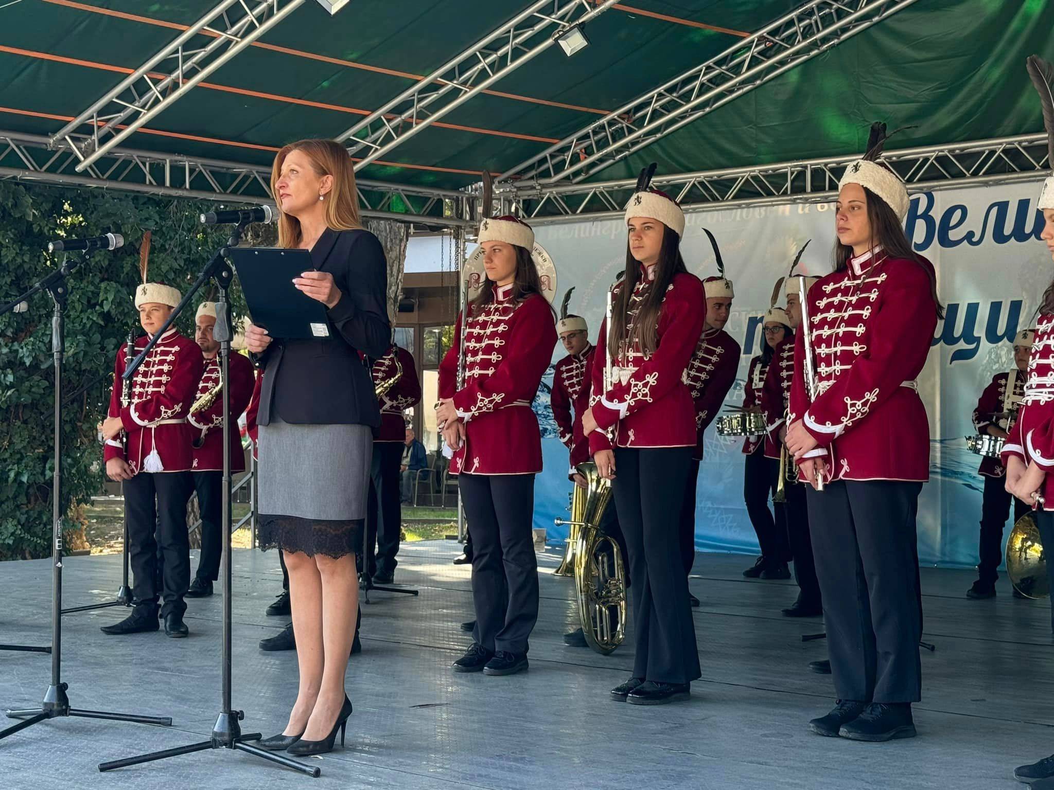  Тържественото слово бе произнесено от заместник-кмета на община Велинград Светла Томова 